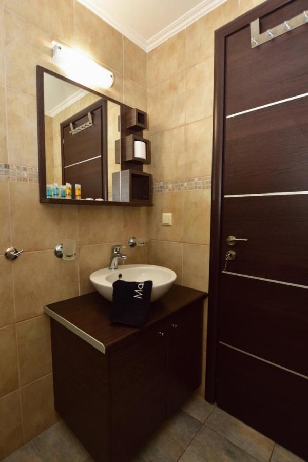 Gonis Suites 팔라이오코라 외부 사진