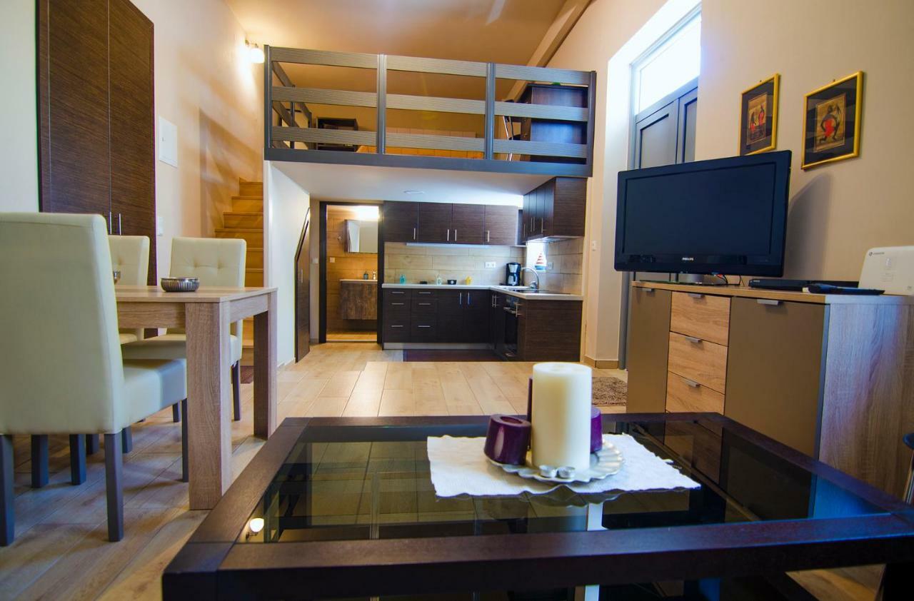 Gonis Suites 팔라이오코라 외부 사진